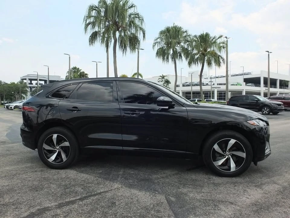 2025 Jaguar F-Pace - Image 7 of 19