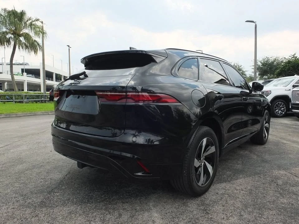 2025 Jaguar F-Pace - Image 9 of 20