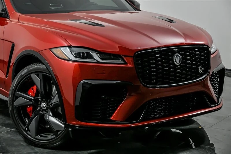 2025 Jaguar F-Pace SVR - Image 2 of 21