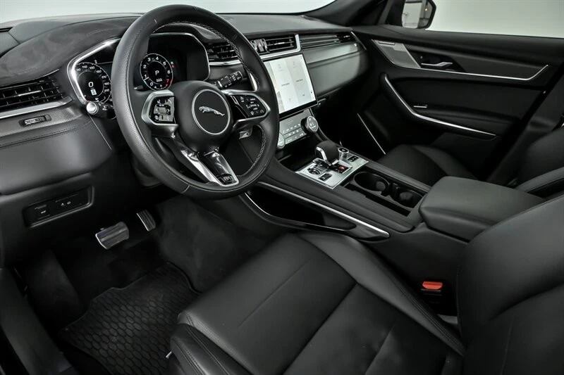 2025 Jaguar F-Pace SVR - Image 17 of 21