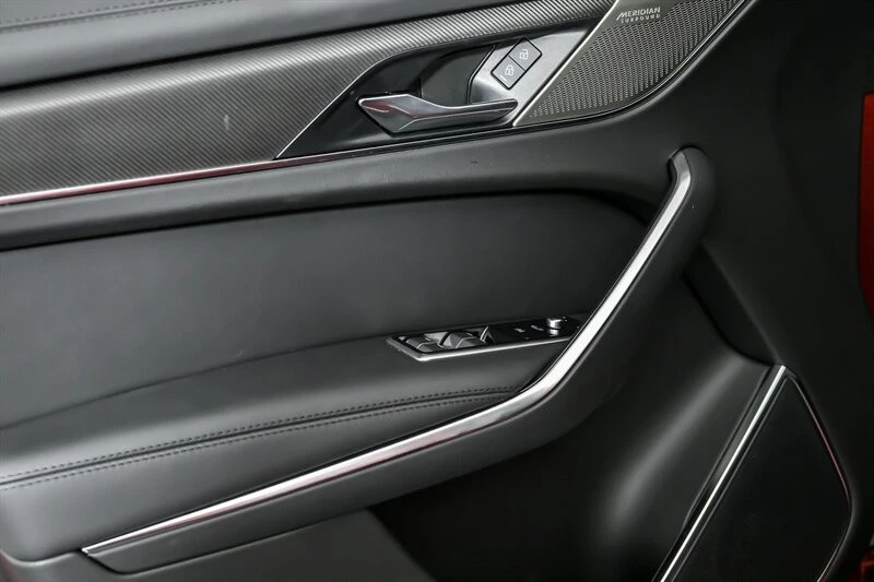 2025 Jaguar F-Pace SVR - Image 15 of 21