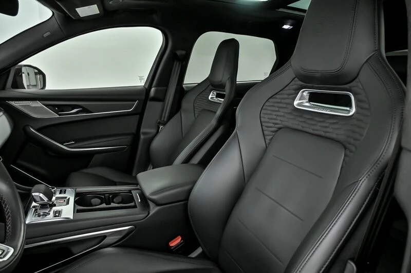 2025 Jaguar F-Pace SVR - Image 19 of 21