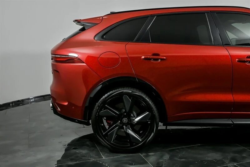 2025 Jaguar F-Pace SVR - Image 11 of 21