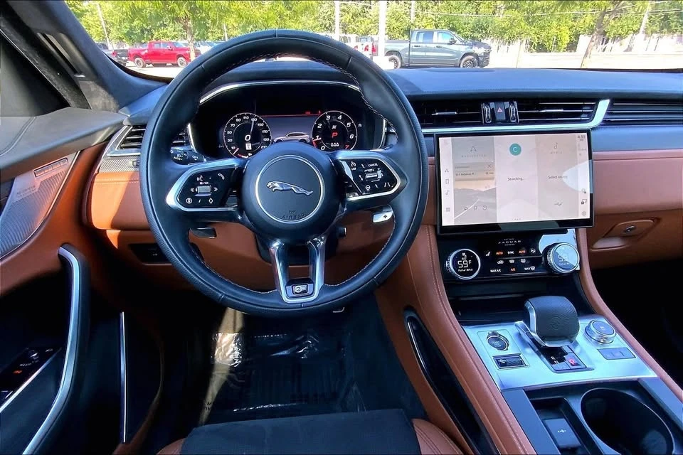 2025 Jaguar F-Pace SVR - Image 5 of 20
