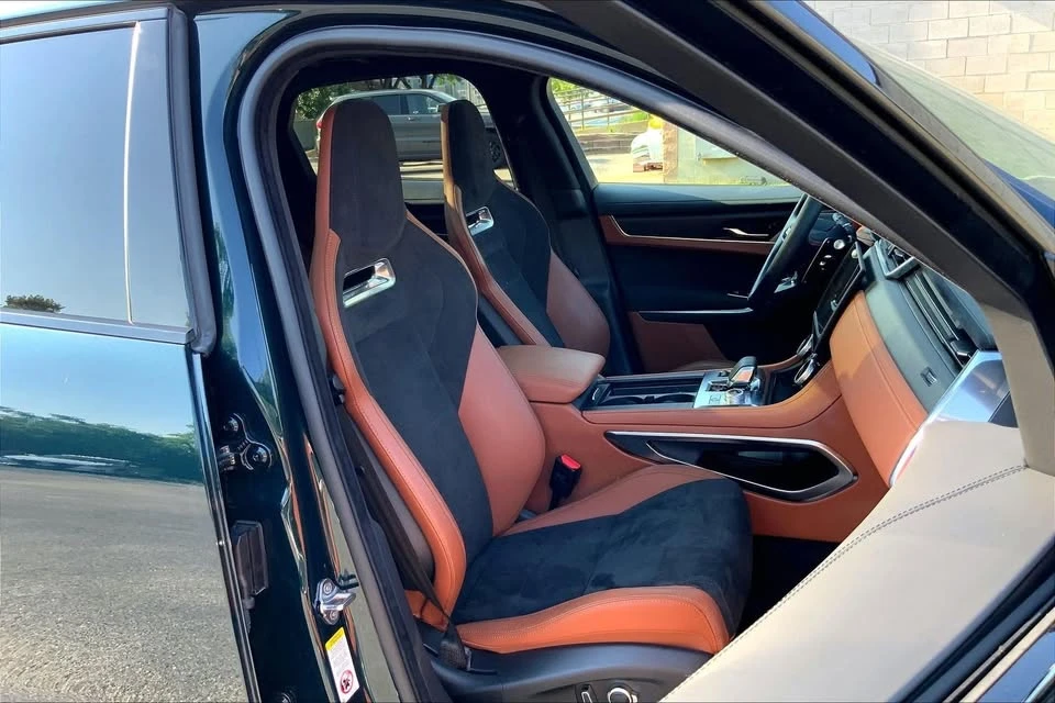 2025 Jaguar F-Pace SVR - Image 7 of 20