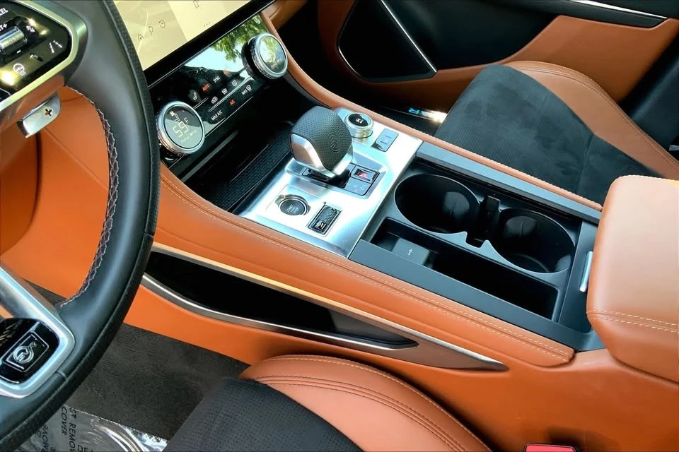 2025 Jaguar F-Pace SVR - Image 17 of 20