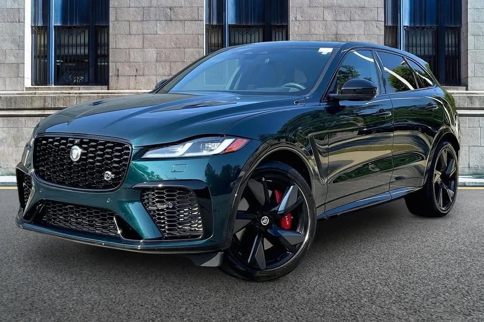 2025 Jaguar F-Pace SVR - Image 2 of 20