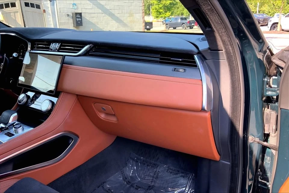 2025 Jaguar F-Pace SVR - Image 16 of 20