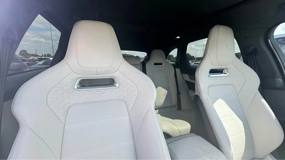 2025 Jaguar F-Pace SVR - Image 7 of 14
