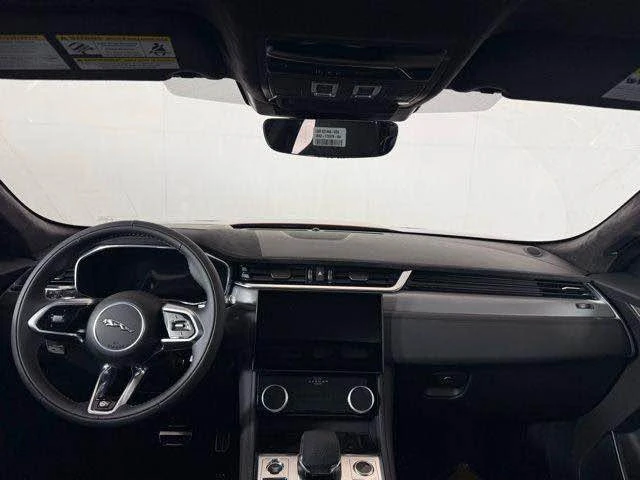 2025 Jaguar F-Pace SVR - Image 10 of 14