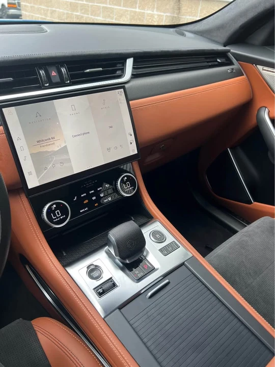 2025 Jaguar F-Pace SVR - Image 13 of 18