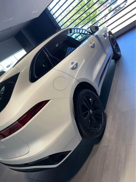 2025 Jaguar F-Pace - Image 5 of 8