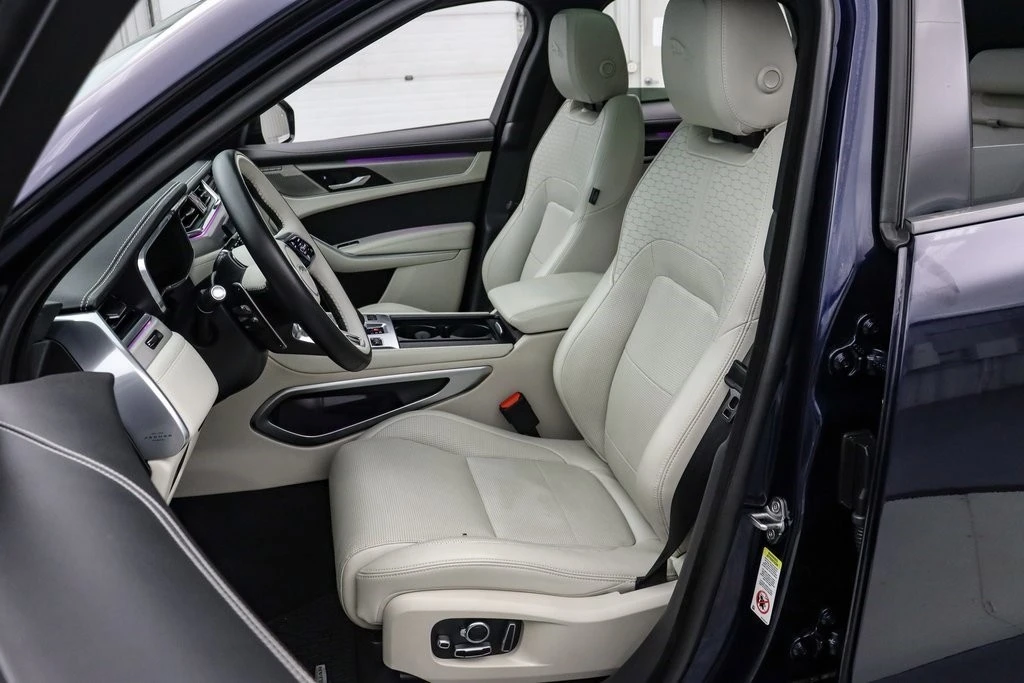 2025 Jaguar F-Pace - Image 14 of 21