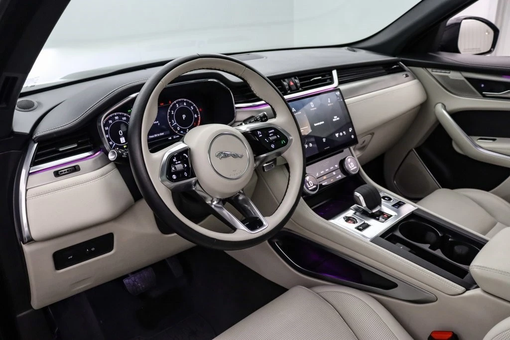 2025 Jaguar F-Pace - Image 15 of 21