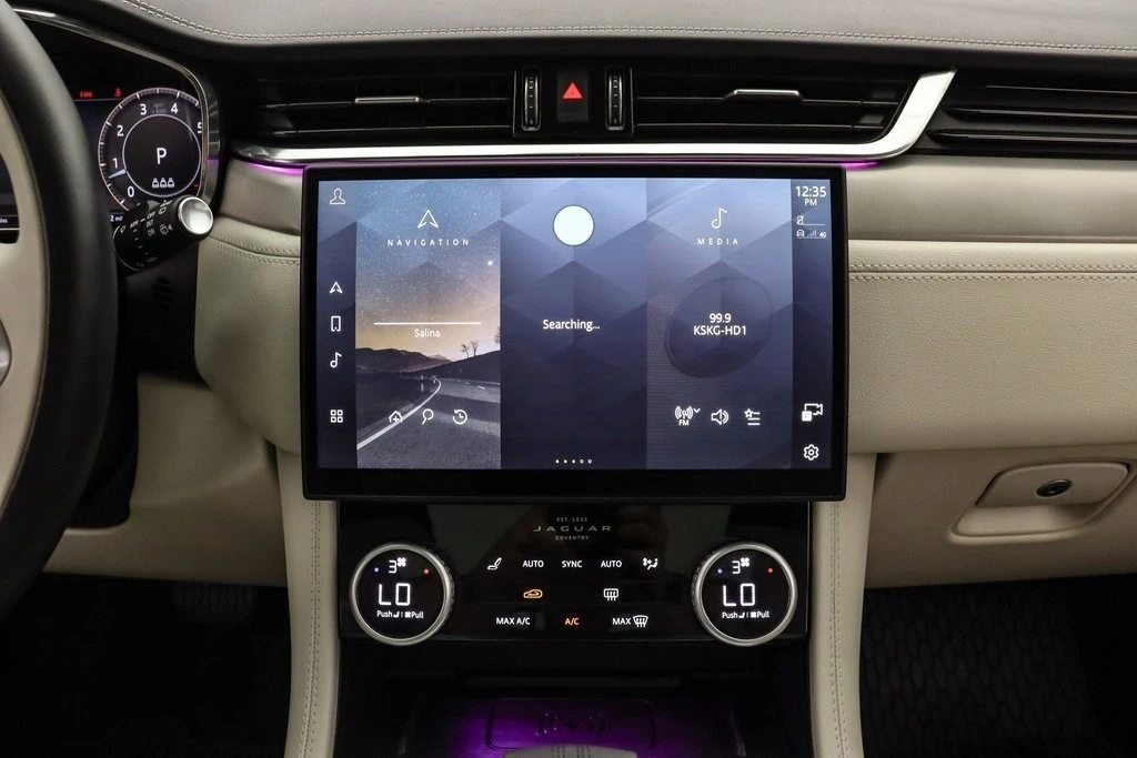 2025 Jaguar F-Pace - Image 18 of 21