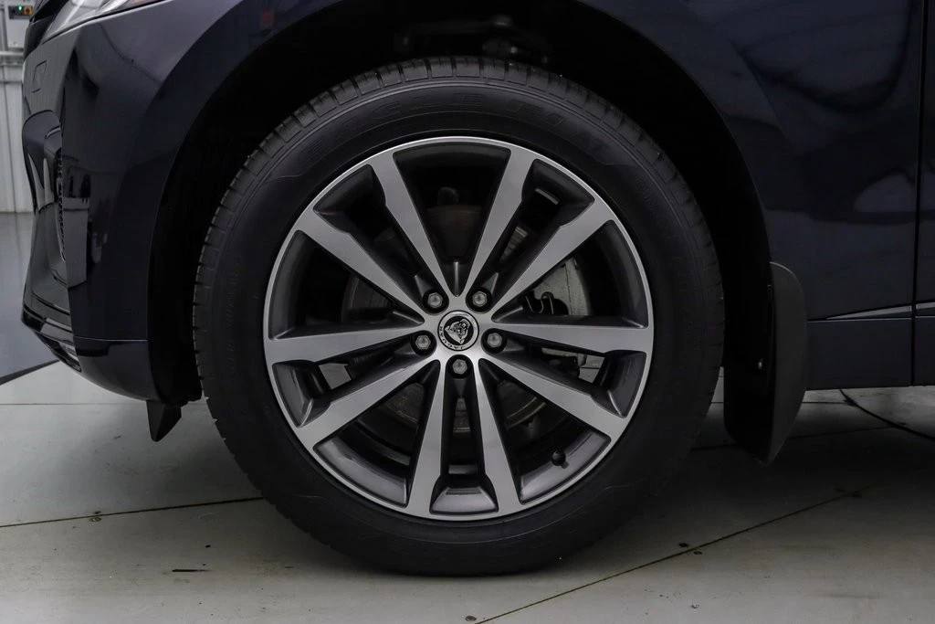 2025 Jaguar F-Pace - Image 11 of 21