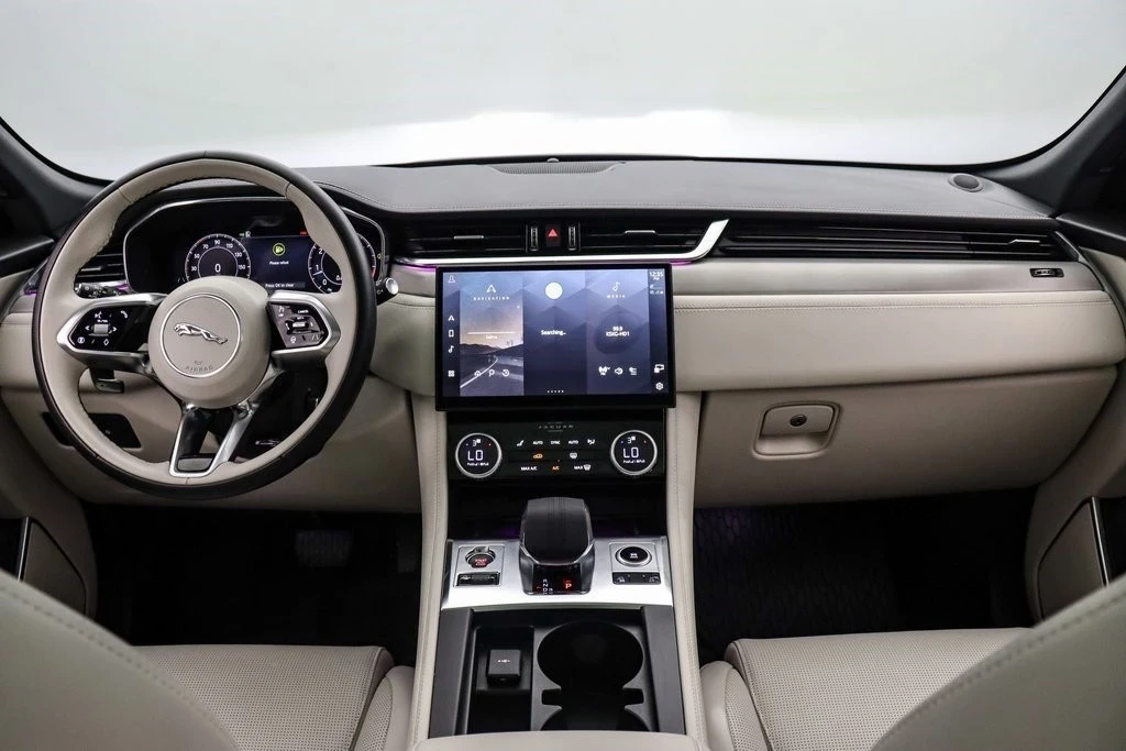 2025 Jaguar F-Pace - Image 17 of 21
