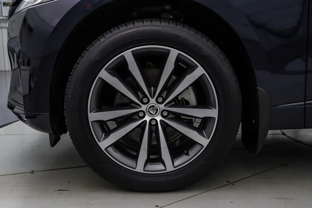 2025 Jaguar F-Pace - Image 11 of 21