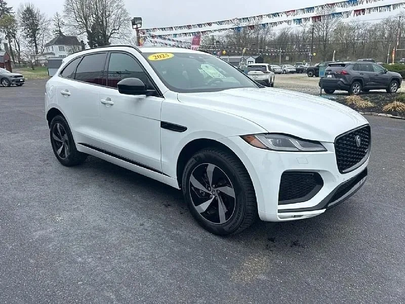 2025 Jaguar F-Pace - Image 2 of 12