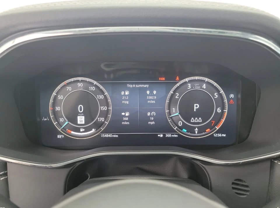 2025 Jaguar F-Pace - Image 13 of 16