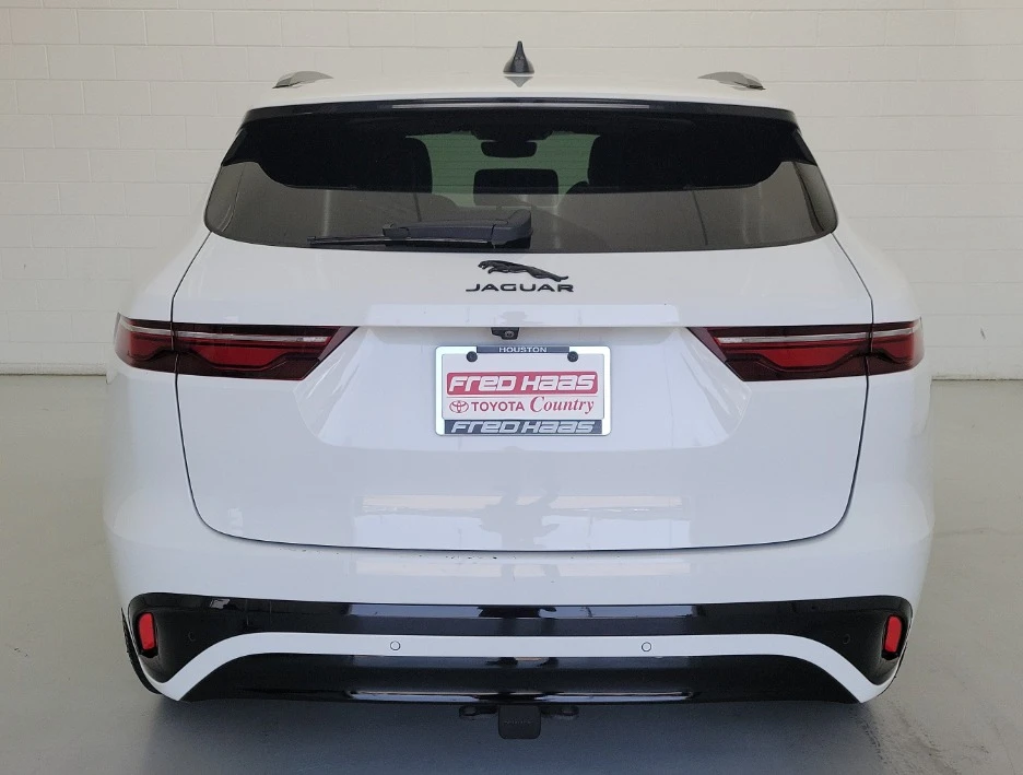 2025 Jaguar F-Pace - Image 4 of 16
