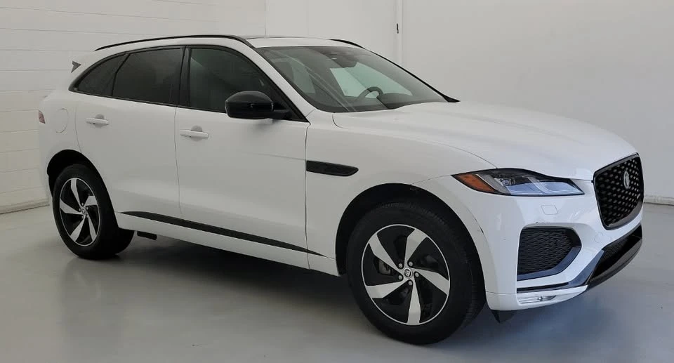 2025 Jaguar F-Pace - Image 2 of 16