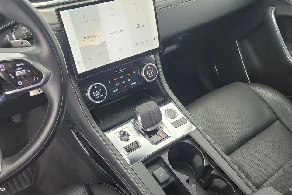 2025 Jaguar F-Pace - Image 16 of 16