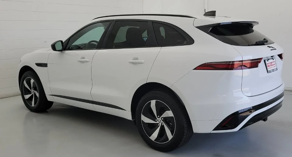 2025 Jaguar F-Pace - Image 5 of 16