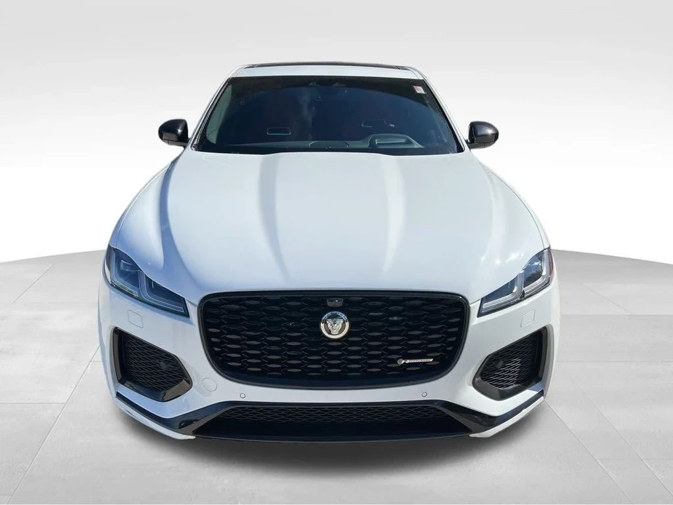 2025 Jaguar F-Pace - Image 2 of 12
