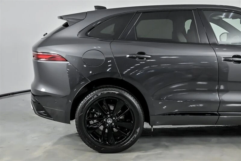 2025 Jaguar F-Pace - Image 13 of 21