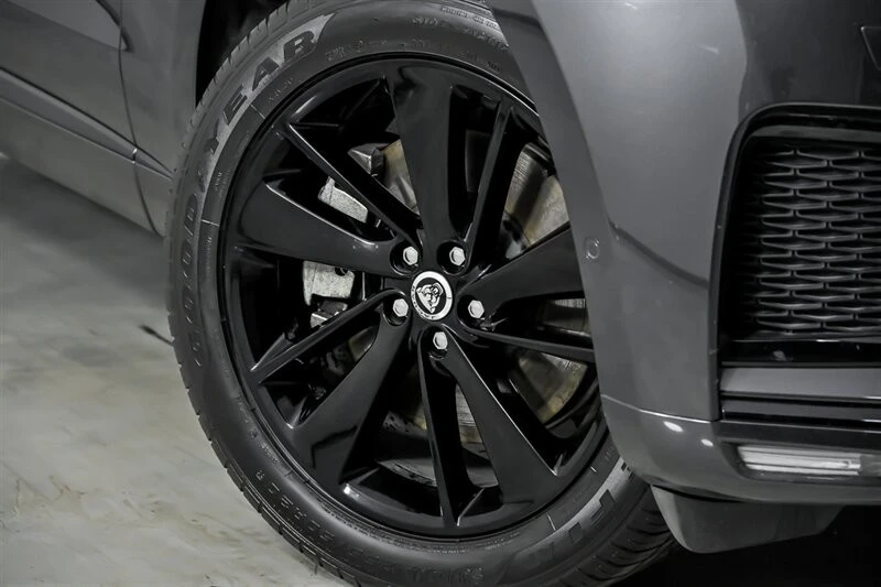 2025 Jaguar F-Pace - Image 4 of 21