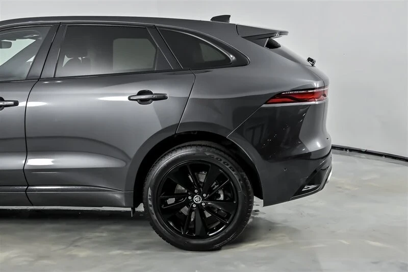 2025 Jaguar F-Pace - Image 9 of 21