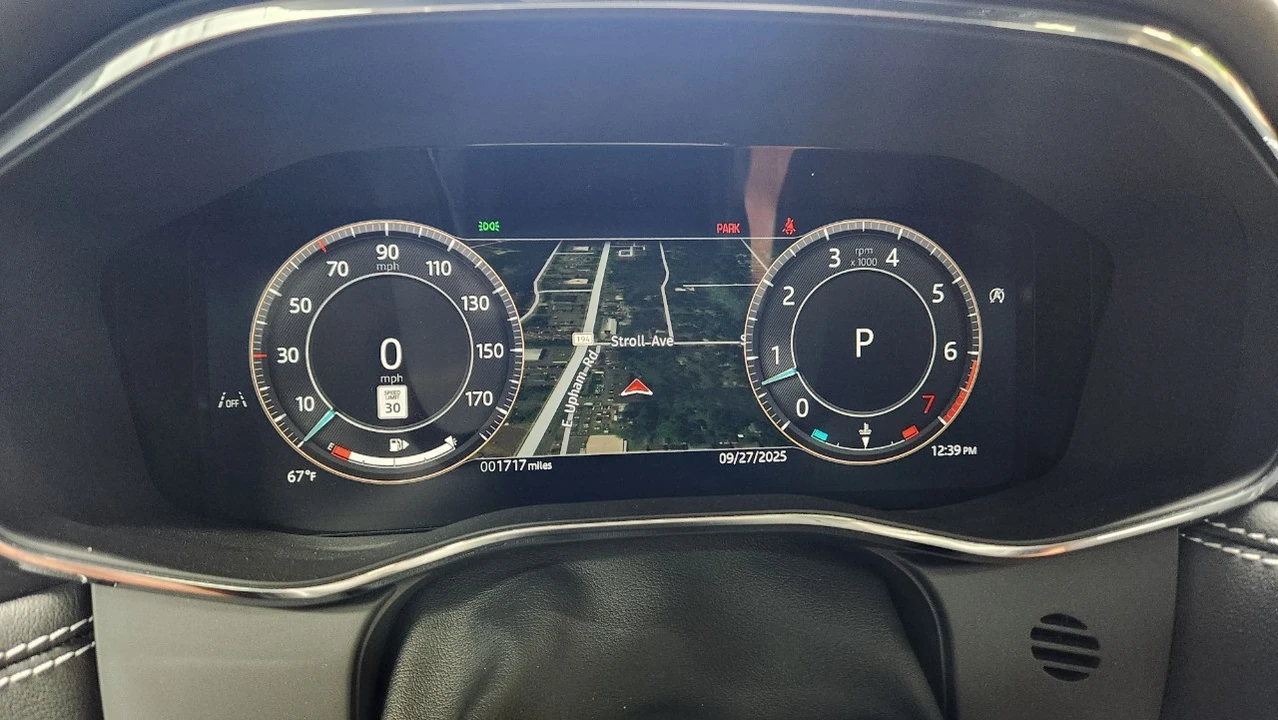 2025 Jaguar F-Pace - Image 8 of 21