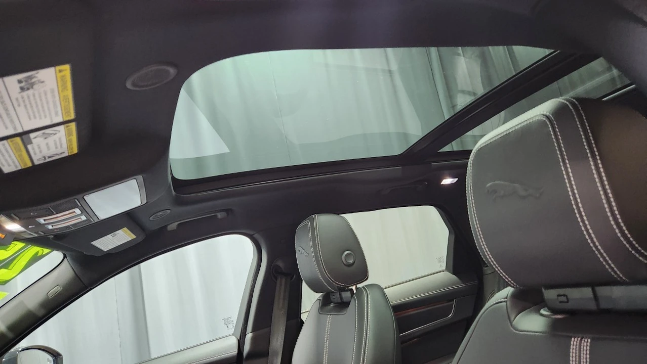 2025 Jaguar F-Pace - Image 9 of 21