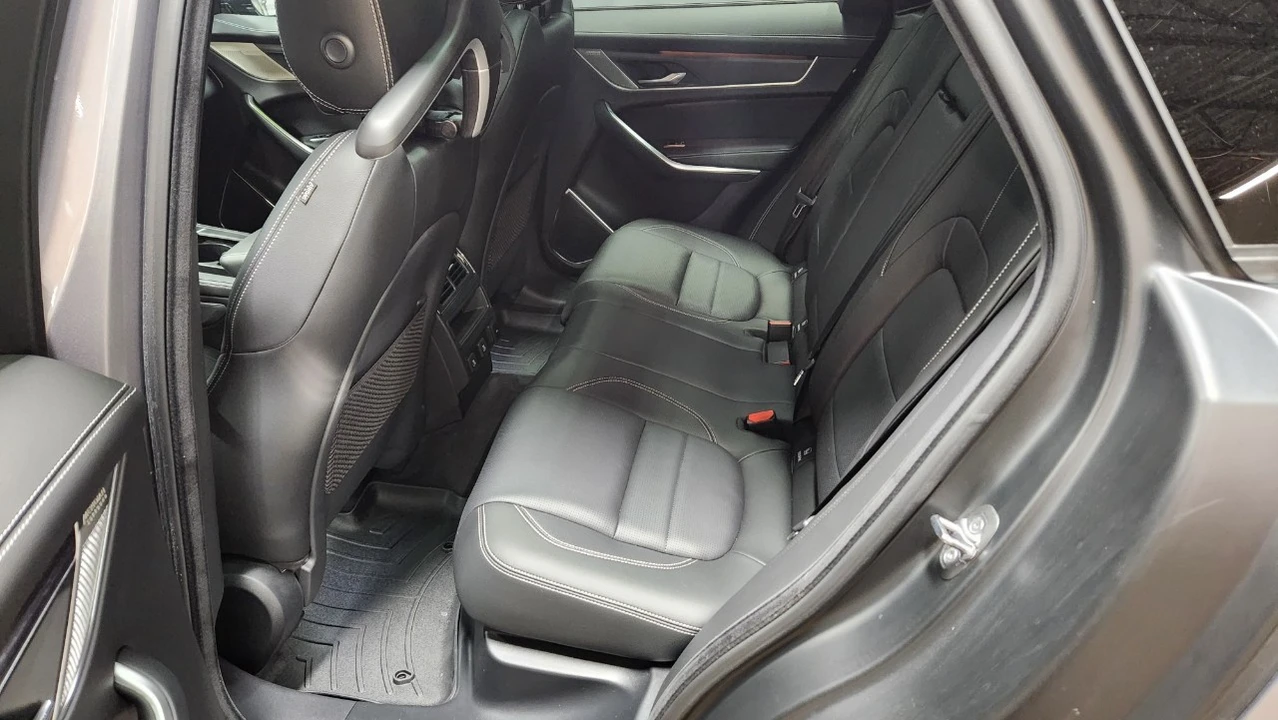 2025 Jaguar F-Pace - Image 10 of 21