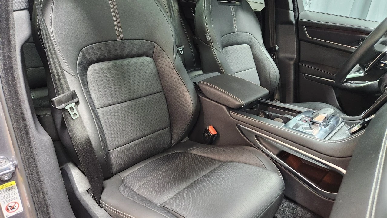 2025 Jaguar F-Pace - Image 21 of 21