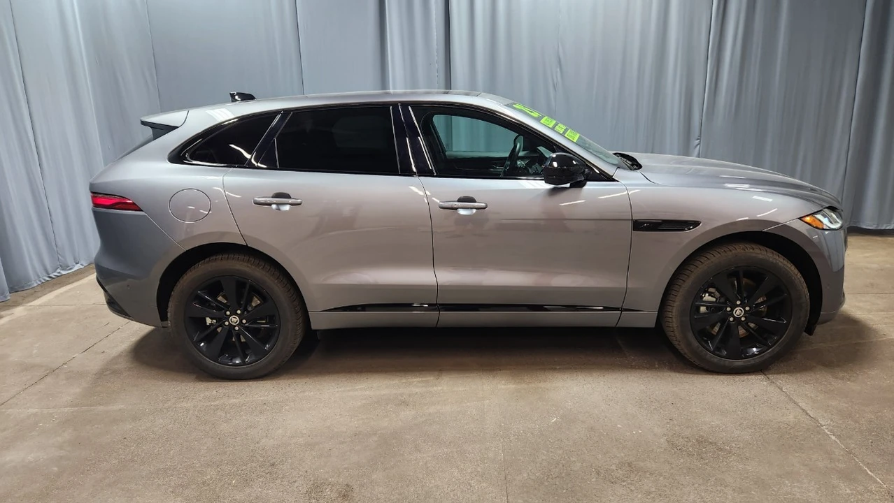 2025 Jaguar F-Pace - Image 2 of 21