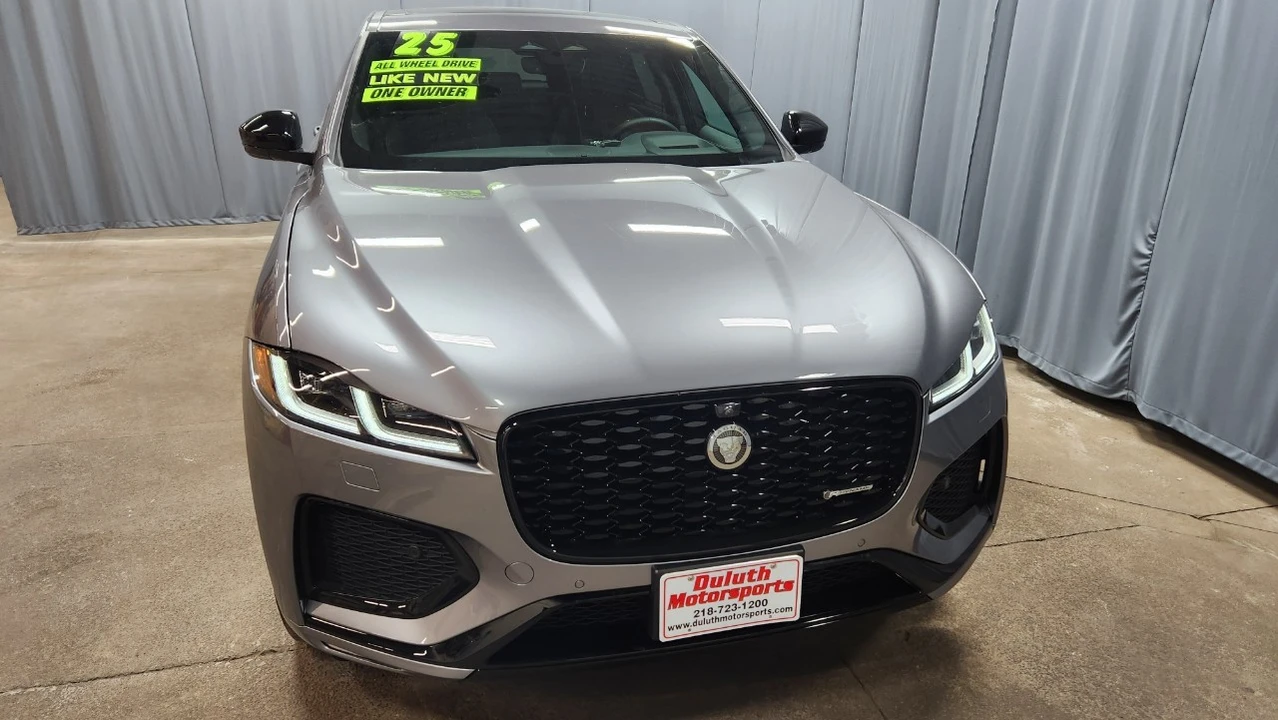 2025 Jaguar F-Pace - Image 20 of 21