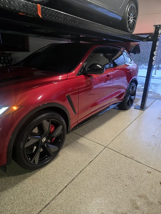2025 Jaguar F-Pace SVR - Image 16 of 21