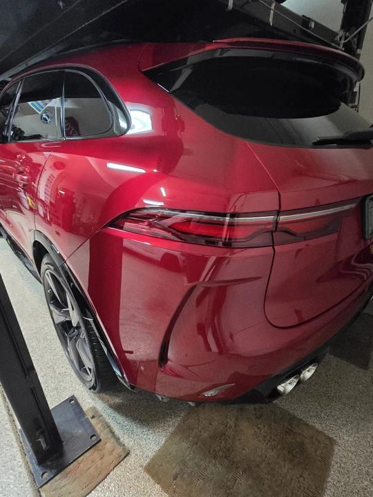 2025 Jaguar F-Pace SVR - Image 10 of 21