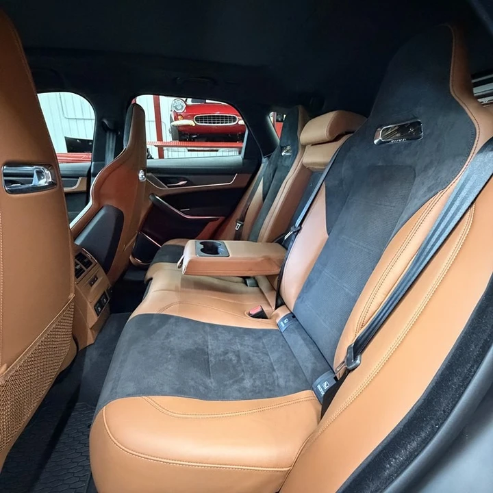 2025 Jaguar F-Pace SVR - Image 7 of 21