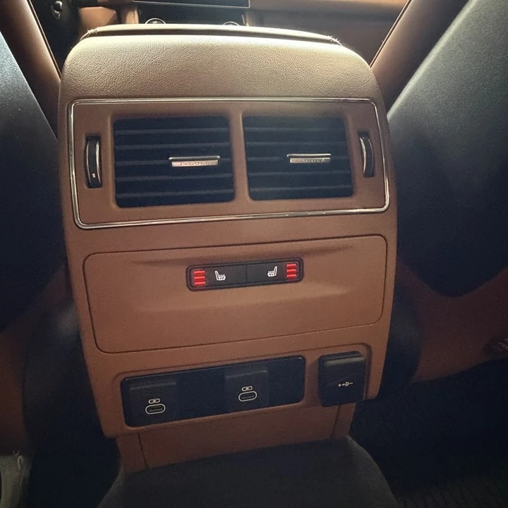 2025 Jaguar F-Pace SVR - Image 17 of 21