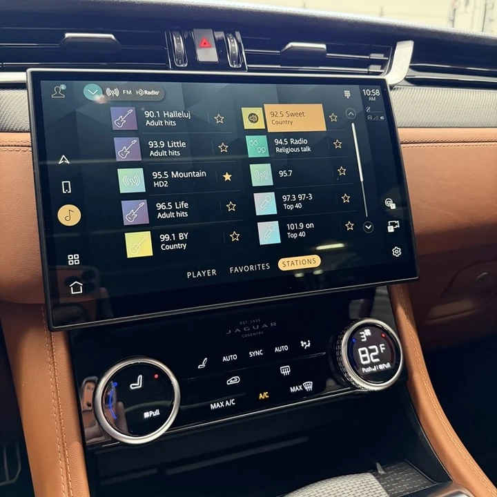 2025 Jaguar F-Pace SVR - Image 14 of 21