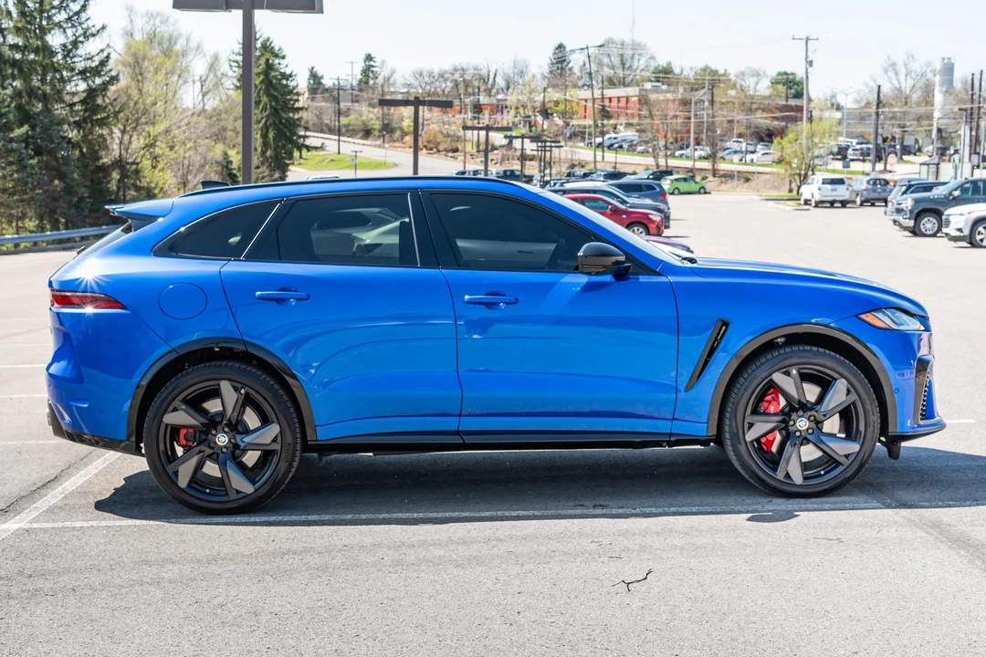 2025 Jaguar F-Pace SVR - Image 10 of 31