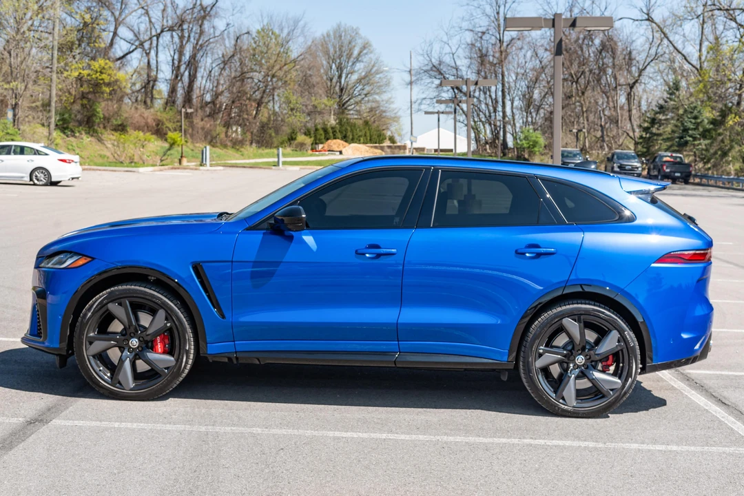 2025 Jaguar F-Pace SVR - Image 3 of 31
