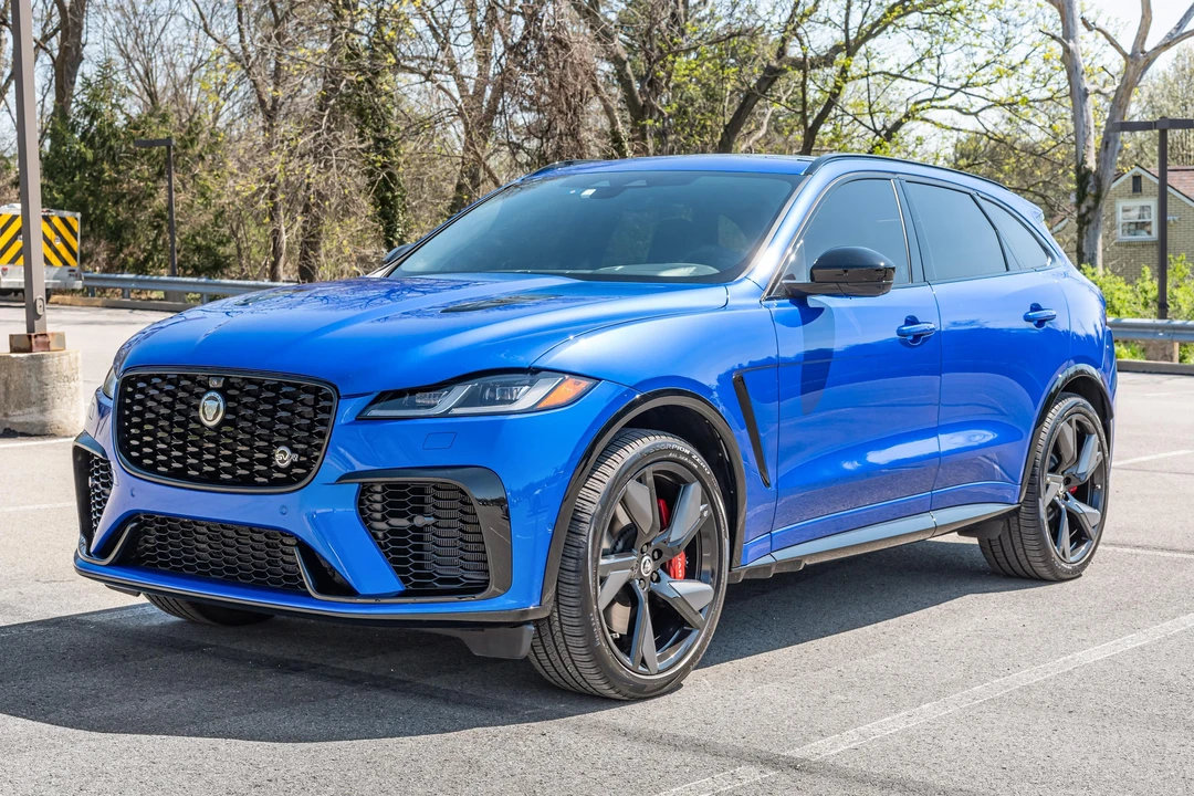 2025 Jaguar F-Pace SVR - Image 7 of 31