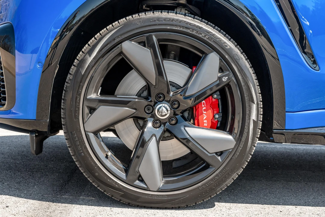 2025 Jaguar F-Pace SVR - Image 22 of 31