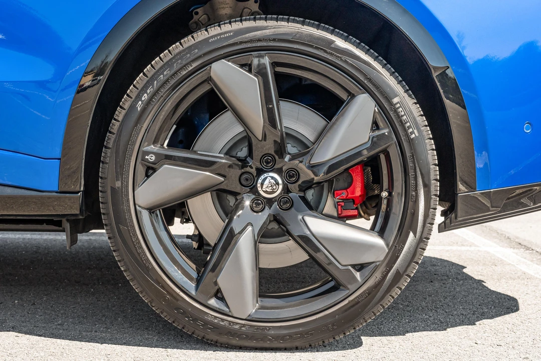 2025 Jaguar F-Pace SVR - Image 23 of 31