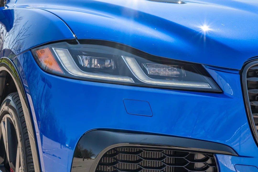 2025 Jaguar F-Pace SVR - Image 11 of 31