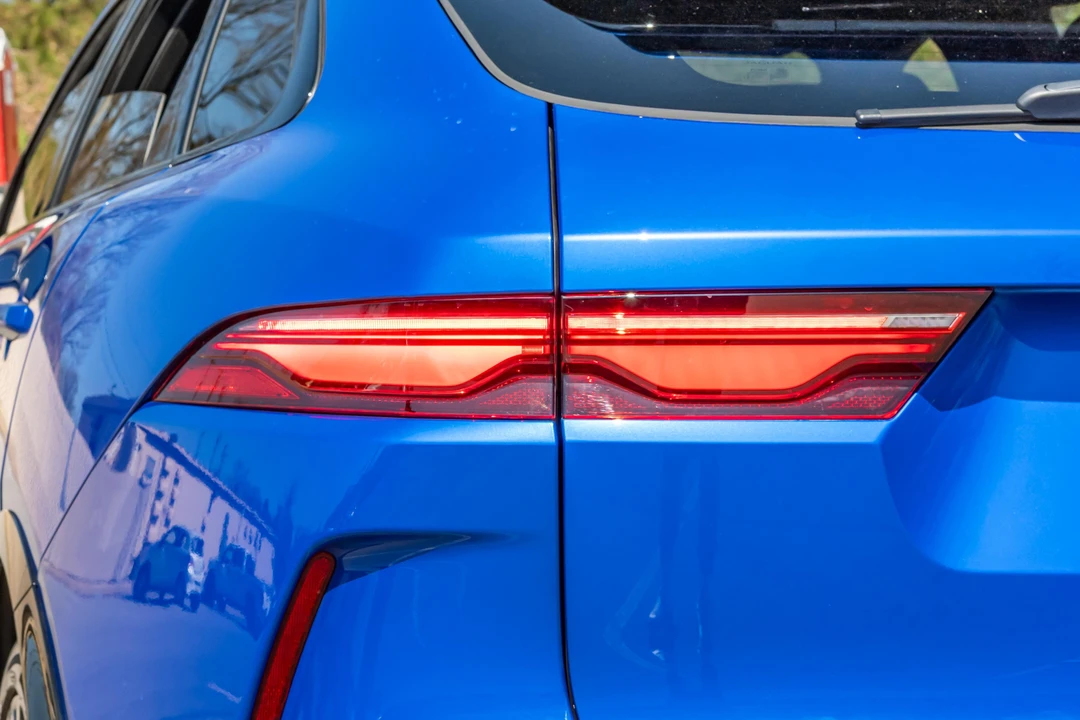 2025 Jaguar F-Pace SVR - Image 16 of 31